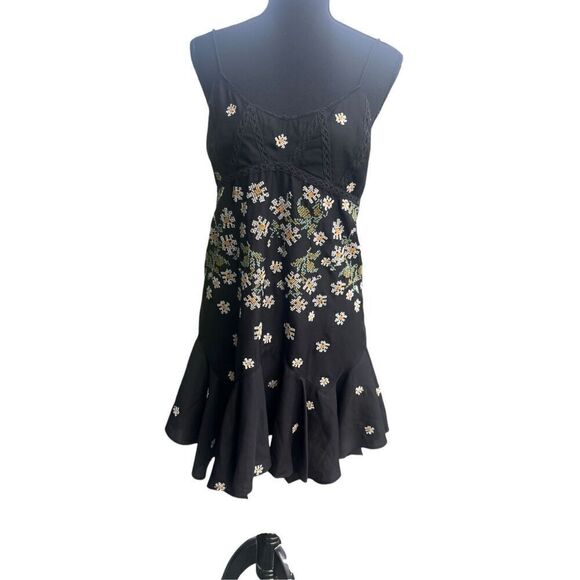 Urban Outfitters Sienna Embroidered Hanky Hem Mini Dress black Size Medium - Picture 2 of 10